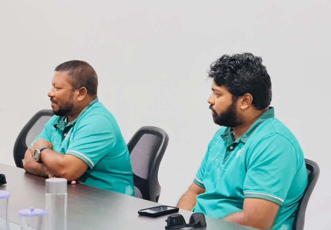 ހައްދުންމަތީ ކަލައިދޫ ކައުންސިލްގެ 5 ވަނަ ދައުރު އިންތިހާބީ ކައުންސިލުން އިސްދޫ ކަލައިދޫ ހެލްތު ސެންޓަރުގެ އިސްވެރިންނާއެކު ބޭއްވުނު ބައްދަލުވުން