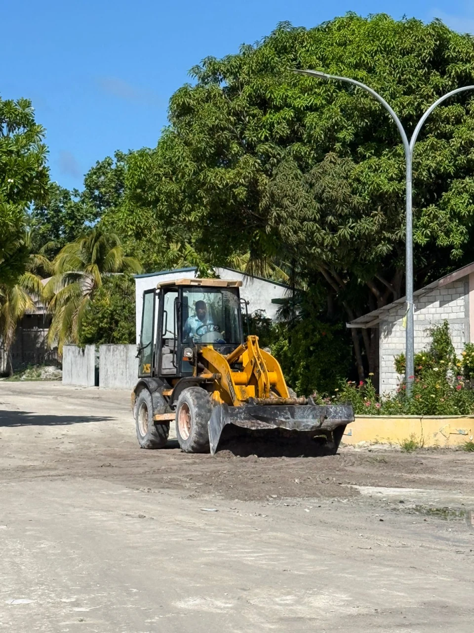 މަގުތައް ލެވެލްކުރުމުގެ މަސައްކަތާއި ގުޅޭ 